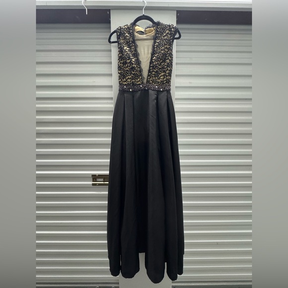 Rimini Couture Black & Gold Lace Open Back Evening Gown – Size 4 - Picture 4 of 12